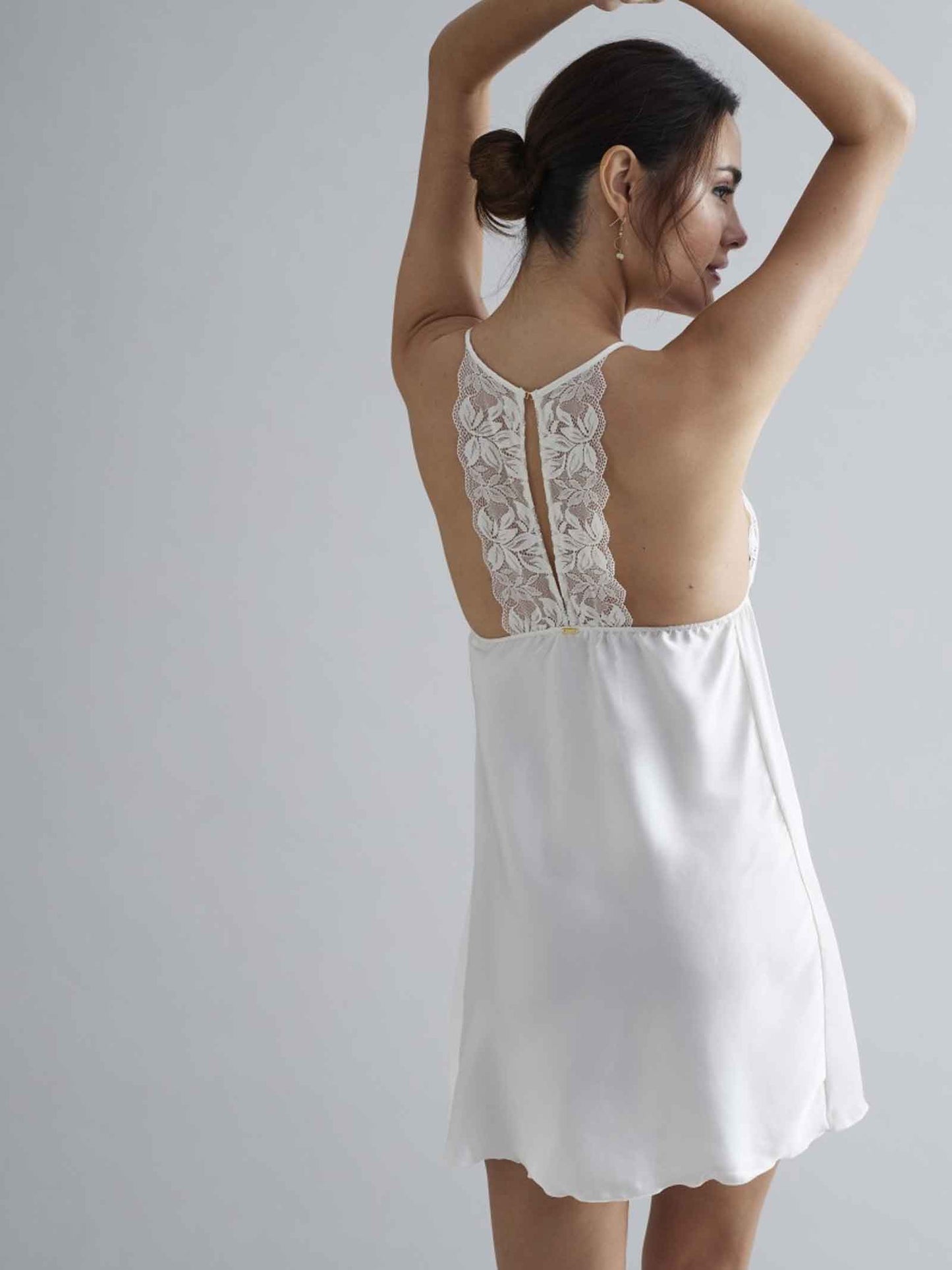 Camisón de tirantes con encaje